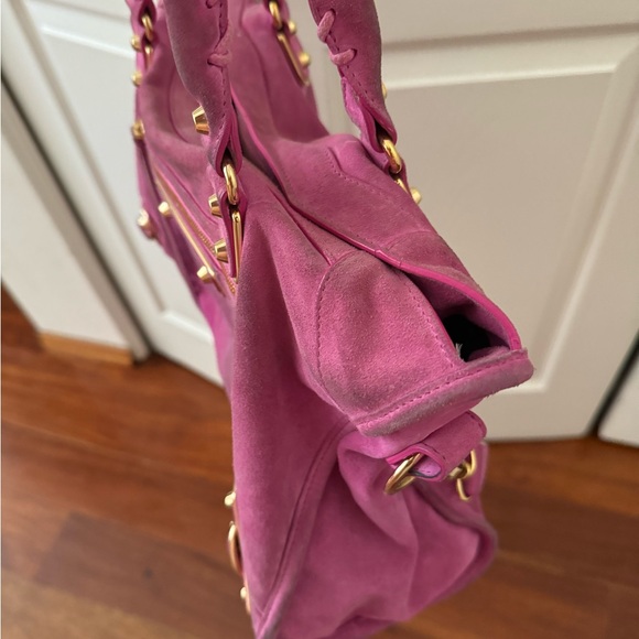 BALENCIAGA PINK SUEDE “RARE BAG” worn but still in good shape …. Authentic - Picture 4 of 12